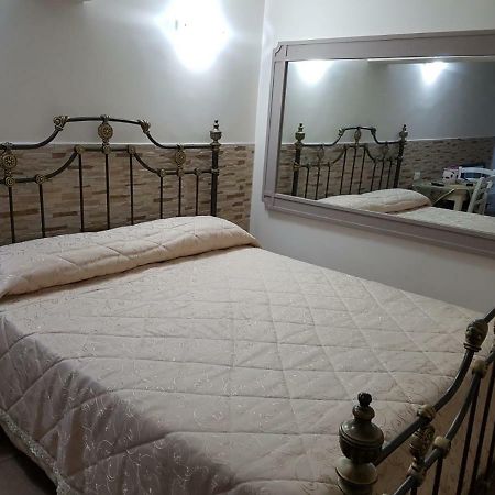 Stazione Marinuzzi Villa Palermo Bagian luar foto
