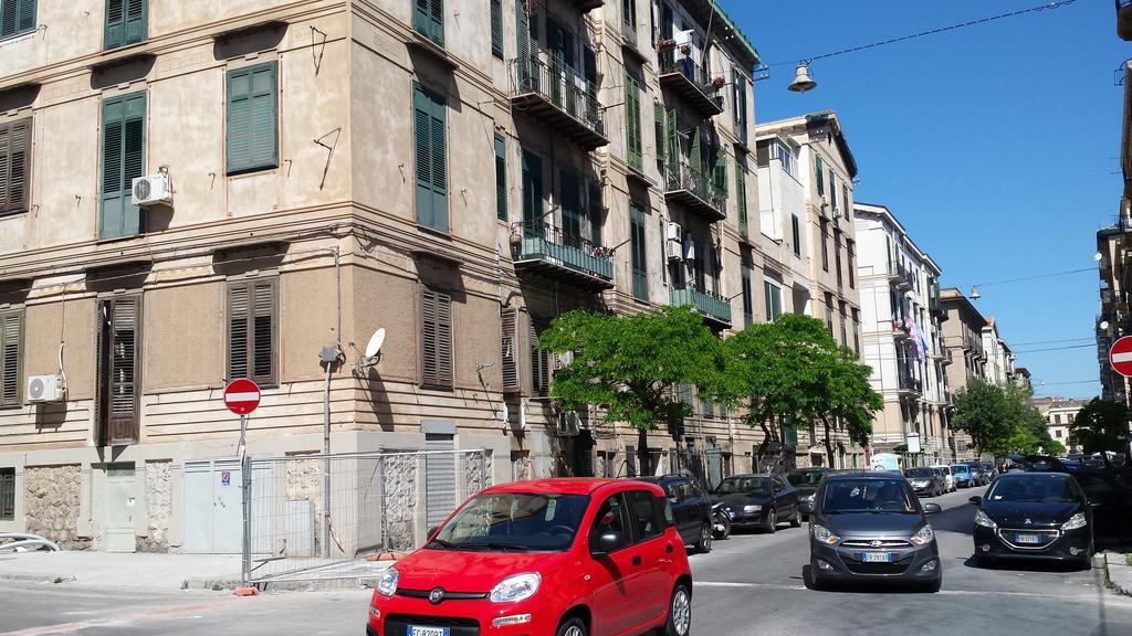Stazione Marinuzzi Villa Palermo Bagian luar foto