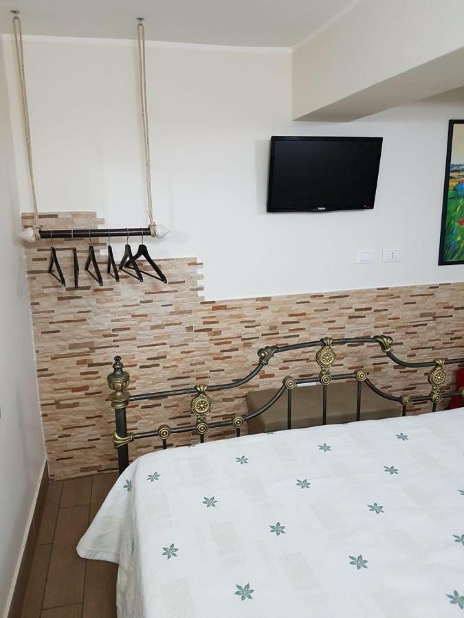 Stazione Marinuzzi Villa Palermo Bagian luar foto