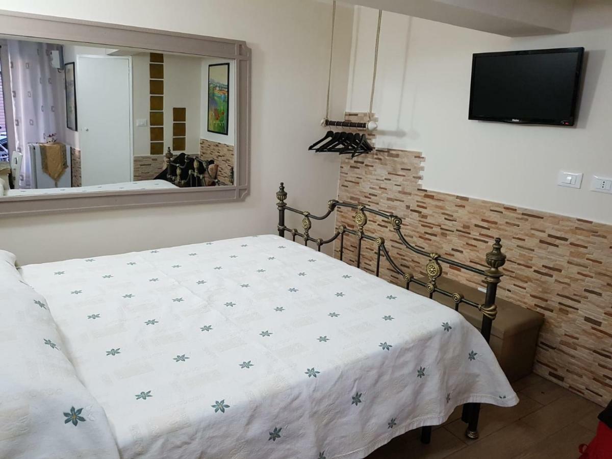 Stazione Marinuzzi Villa Palermo Bagian luar foto