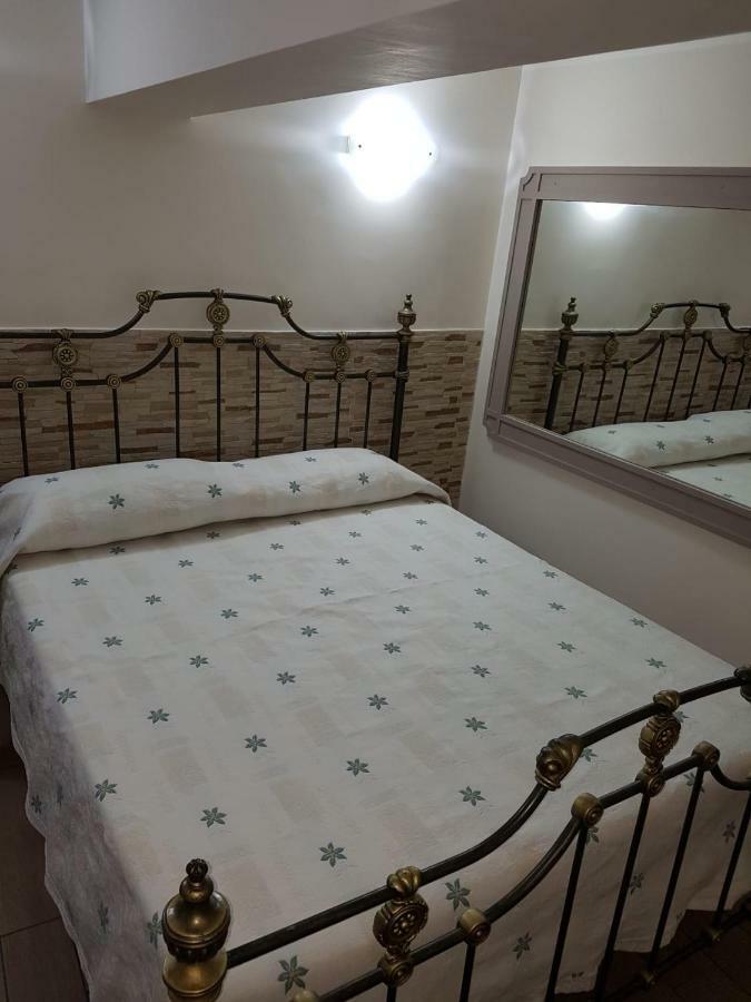 Stazione Marinuzzi Villa Palermo Bagian luar foto