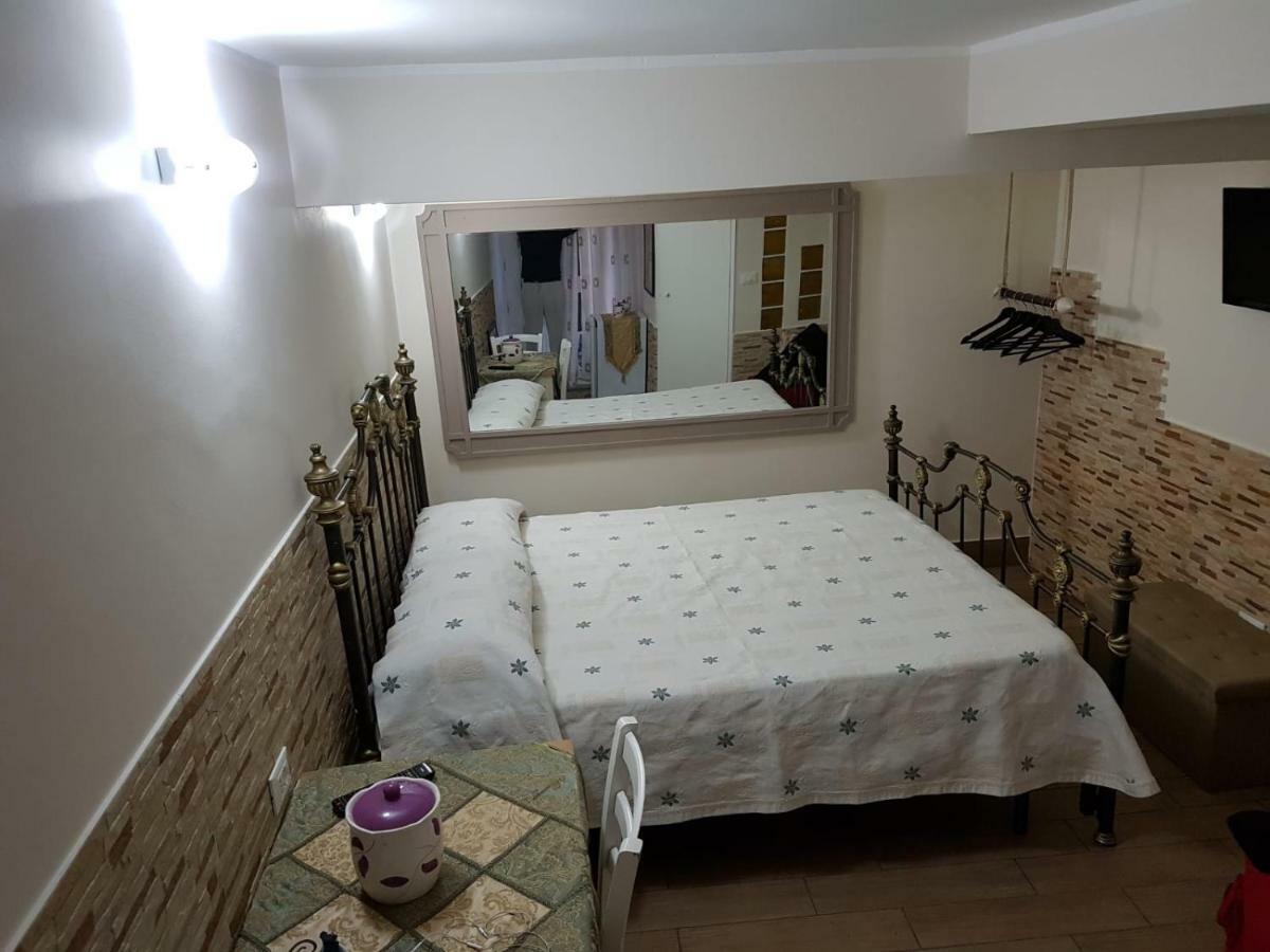 Stazione Marinuzzi Villa Palermo Bagian luar foto