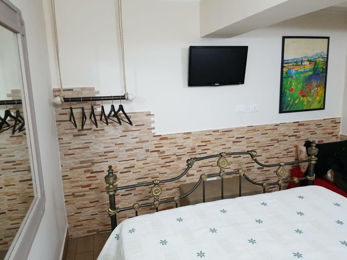 Stazione Marinuzzi Villa Palermo Bagian luar foto