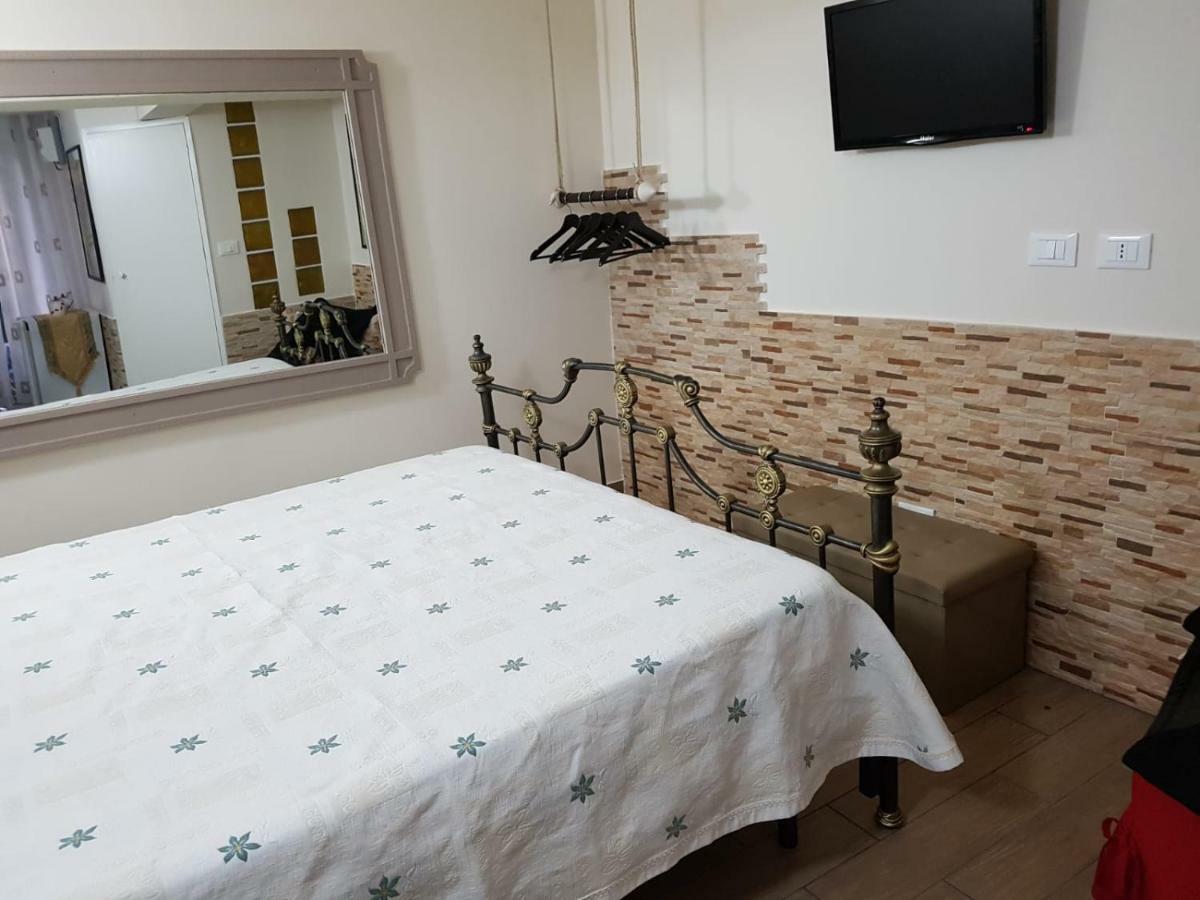 Stazione Marinuzzi Villa Palermo Bagian luar foto