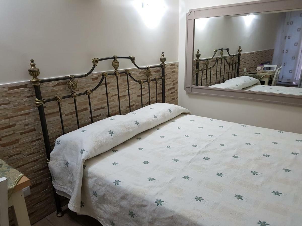 Stazione Marinuzzi Villa Palermo Bagian luar foto